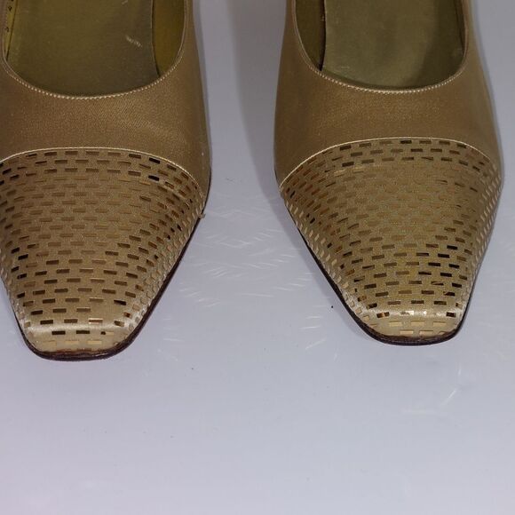 St. John Gold Satin Sequin Studded Toe Cap Heel Pumps Made in Italy Vintage SZ 8 - Picture 3 of 11